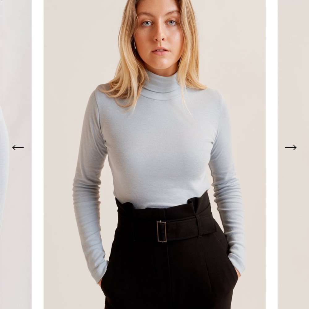 XS KOTN Sky turtleneck
